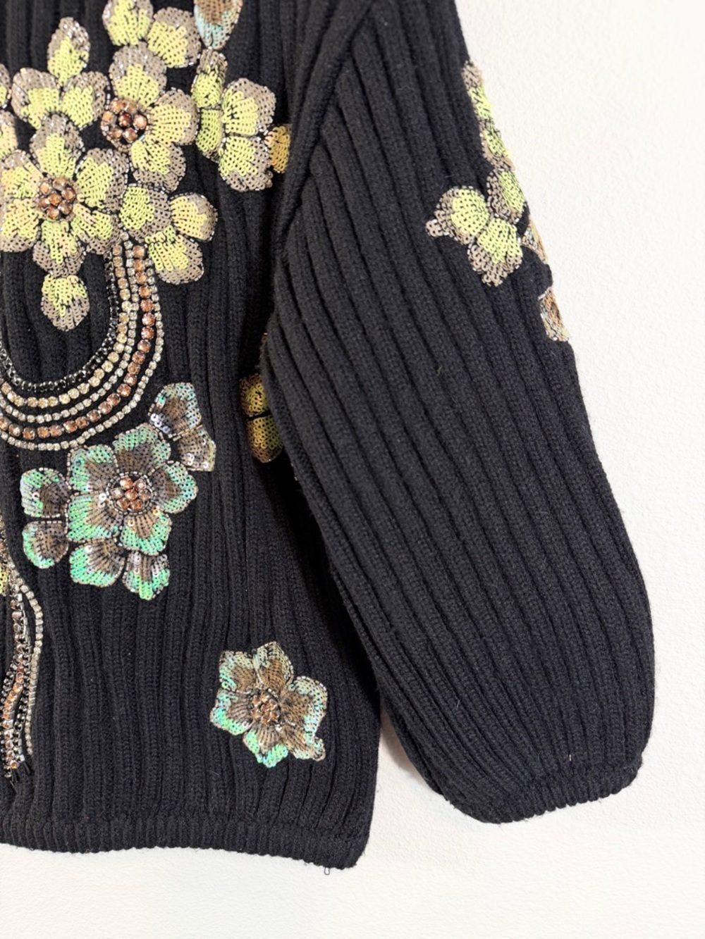 Zara Limited Edition Sequin Sweater Size S Black Ribbed Knit Beaded Floral - Picture 5 of 13